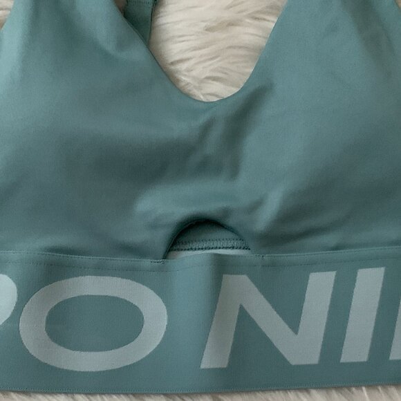 NIKE PRO Indy Plunge Medium Support Padded Sports Bra in Cannon/White Sz MEDIUM - Picture 2 of 5